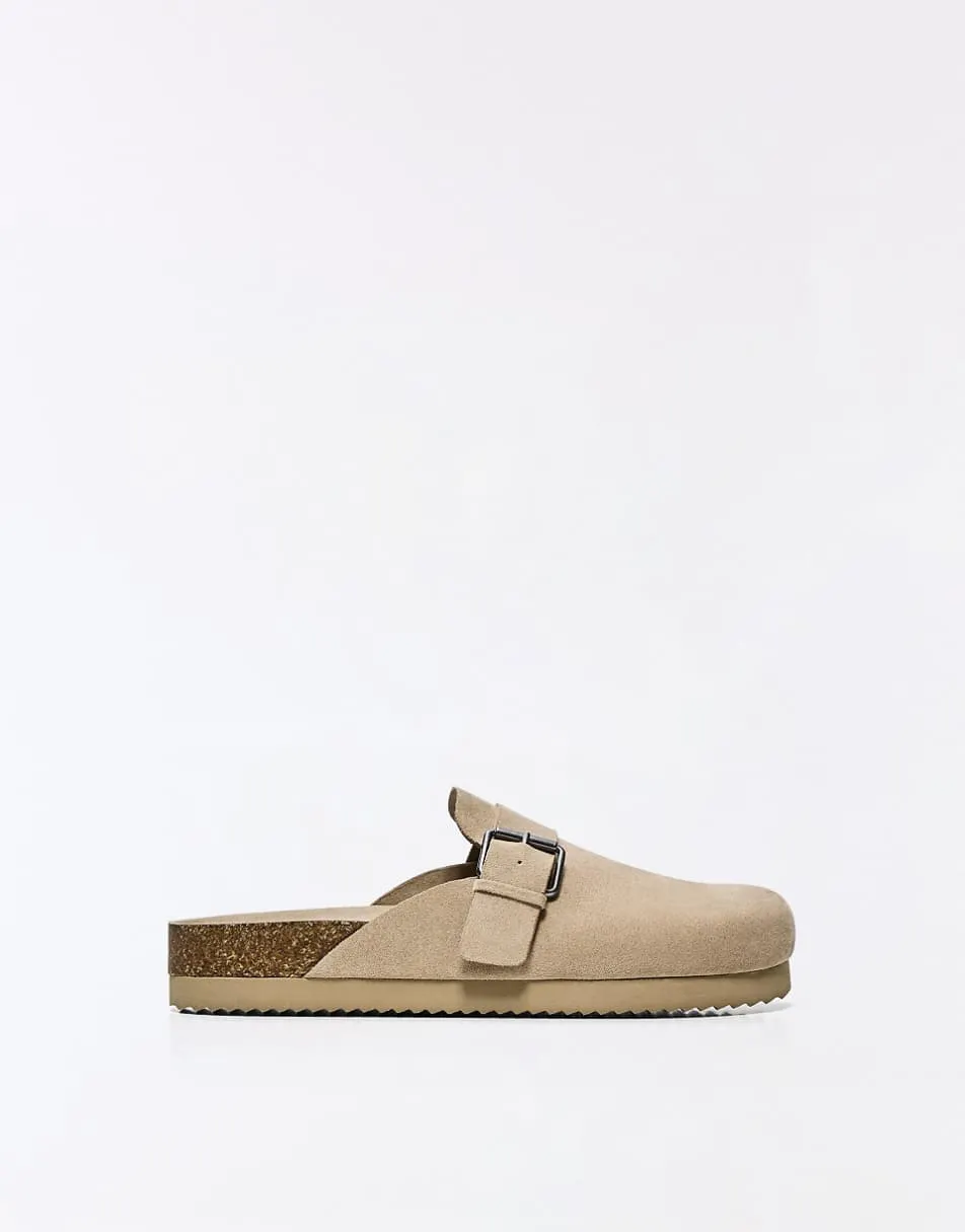Bershka Clogs with buckle detail in beig