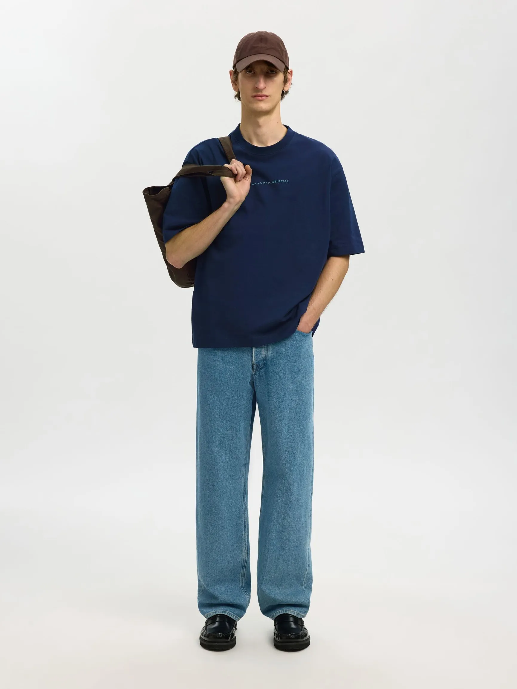RELAXED FIT T-SKJORTE