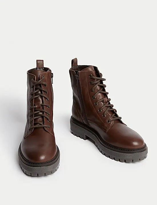 Flache Lederschnürstiefel