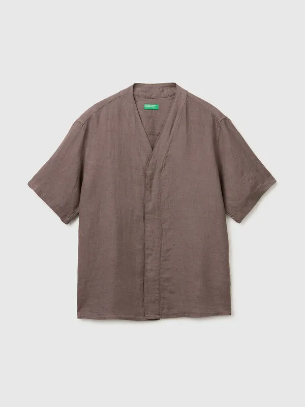 Pure linen V-neck shirt