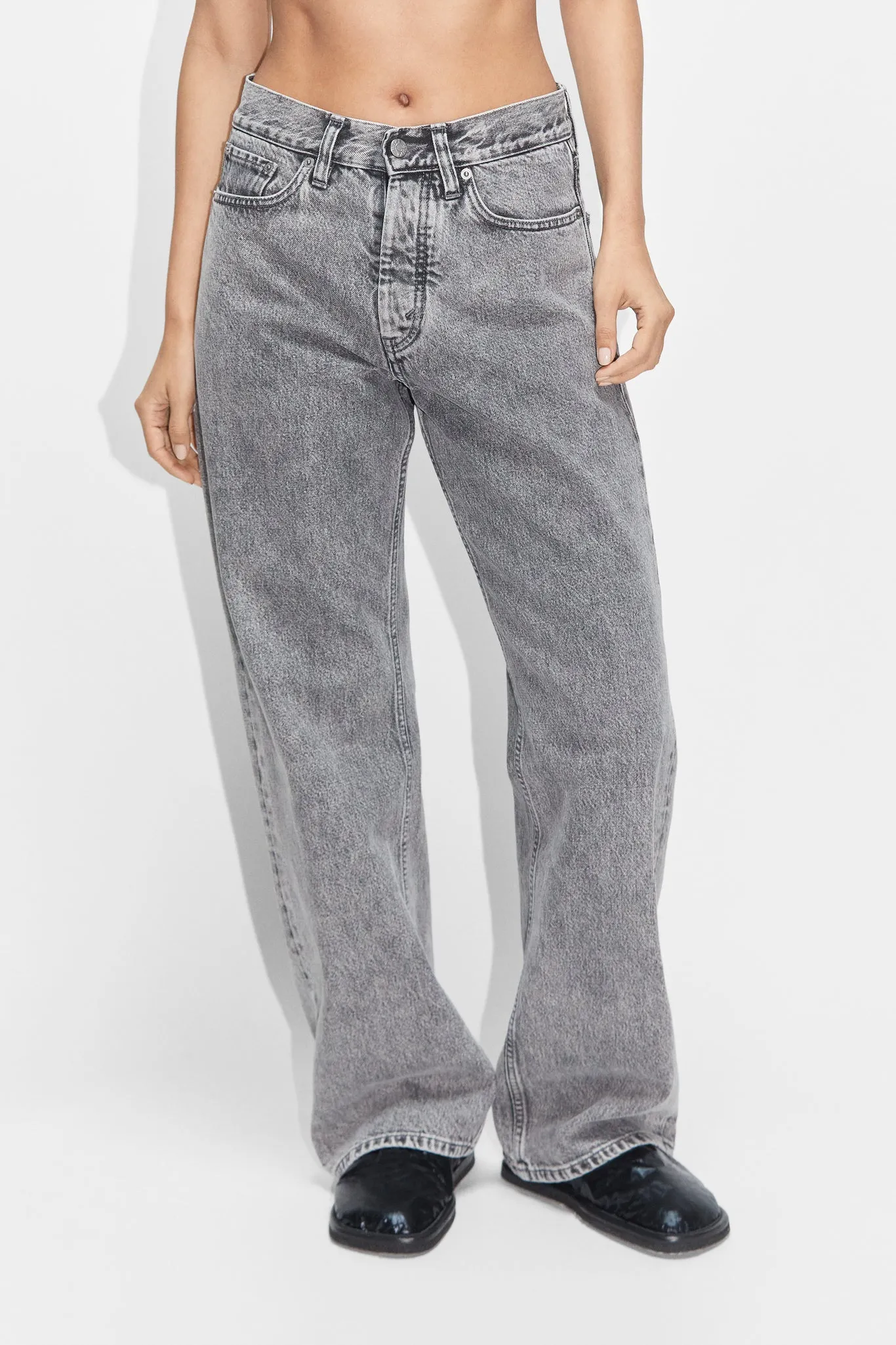 Loose-Fit Jeans