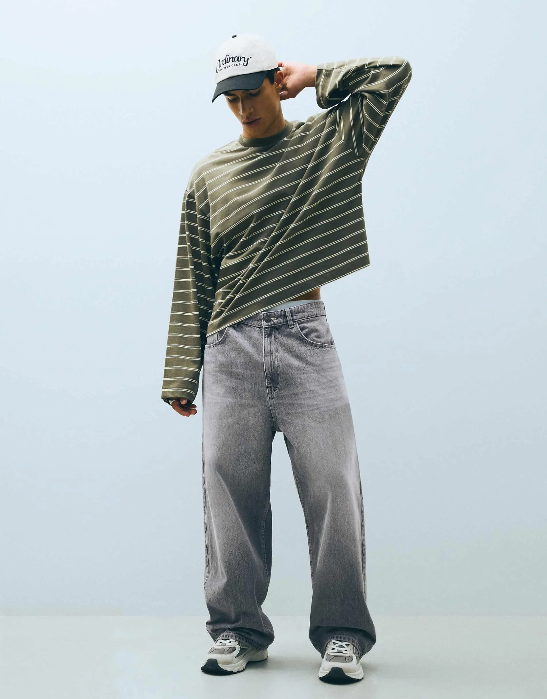 Bershka Super baggy jeans in light grey