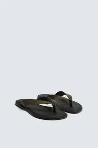 LEATHER STRAPPY SANDALS