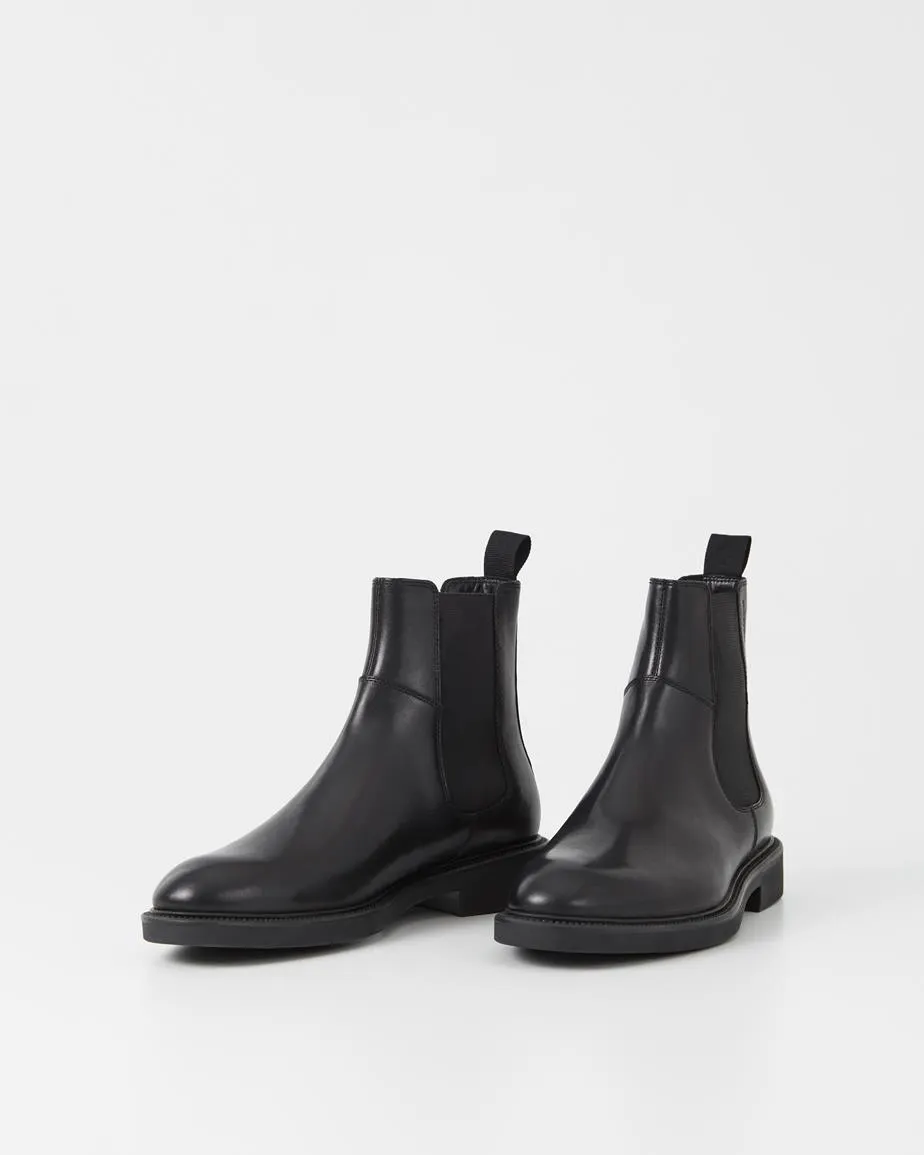 Alex M Boots