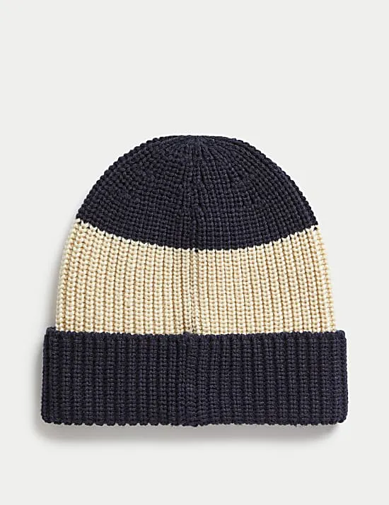 Gestreifte Beanie-Mütze