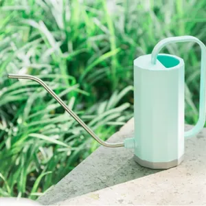 Annaffiatoio in plastica con becco lungo 1,2L, annaffiatoio domestico, attrezzo da giardinaggio per annaffiare piante in vaso, 24,5*30,5*24,5 cm