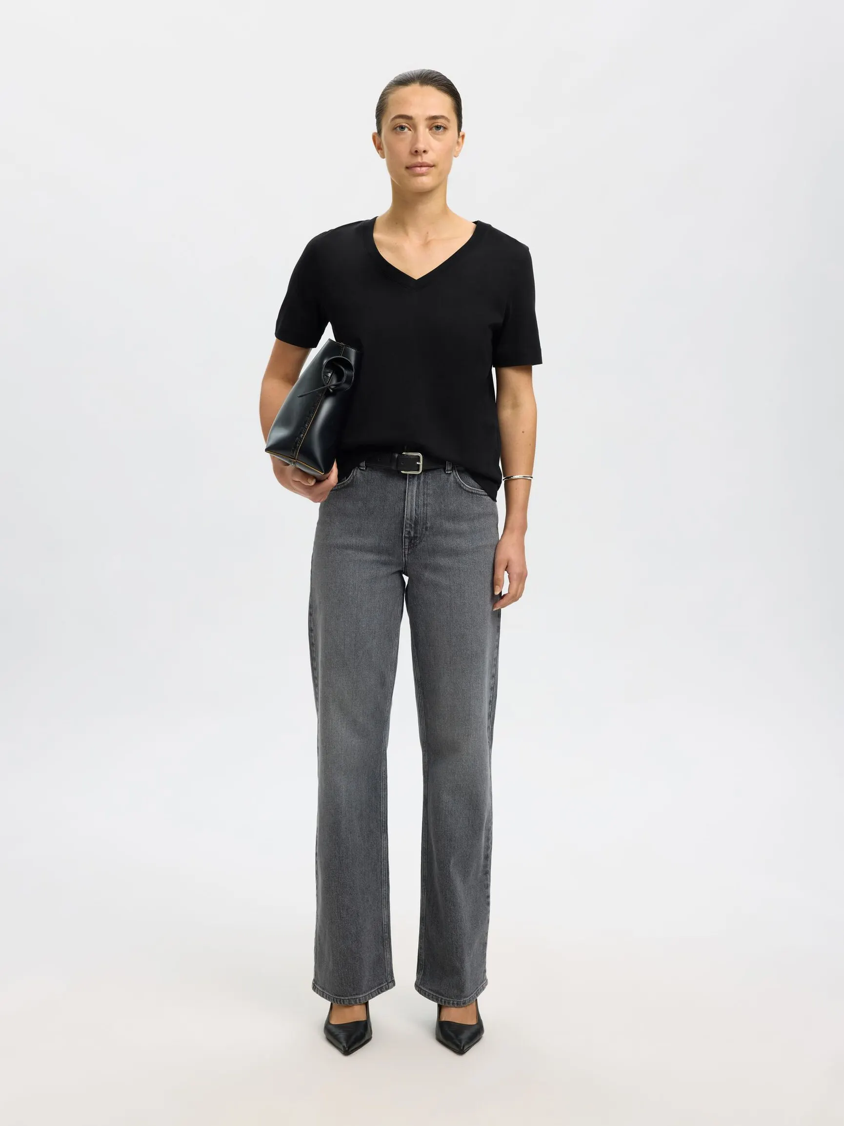 KLASSISK V-NECK T-SKJORTE