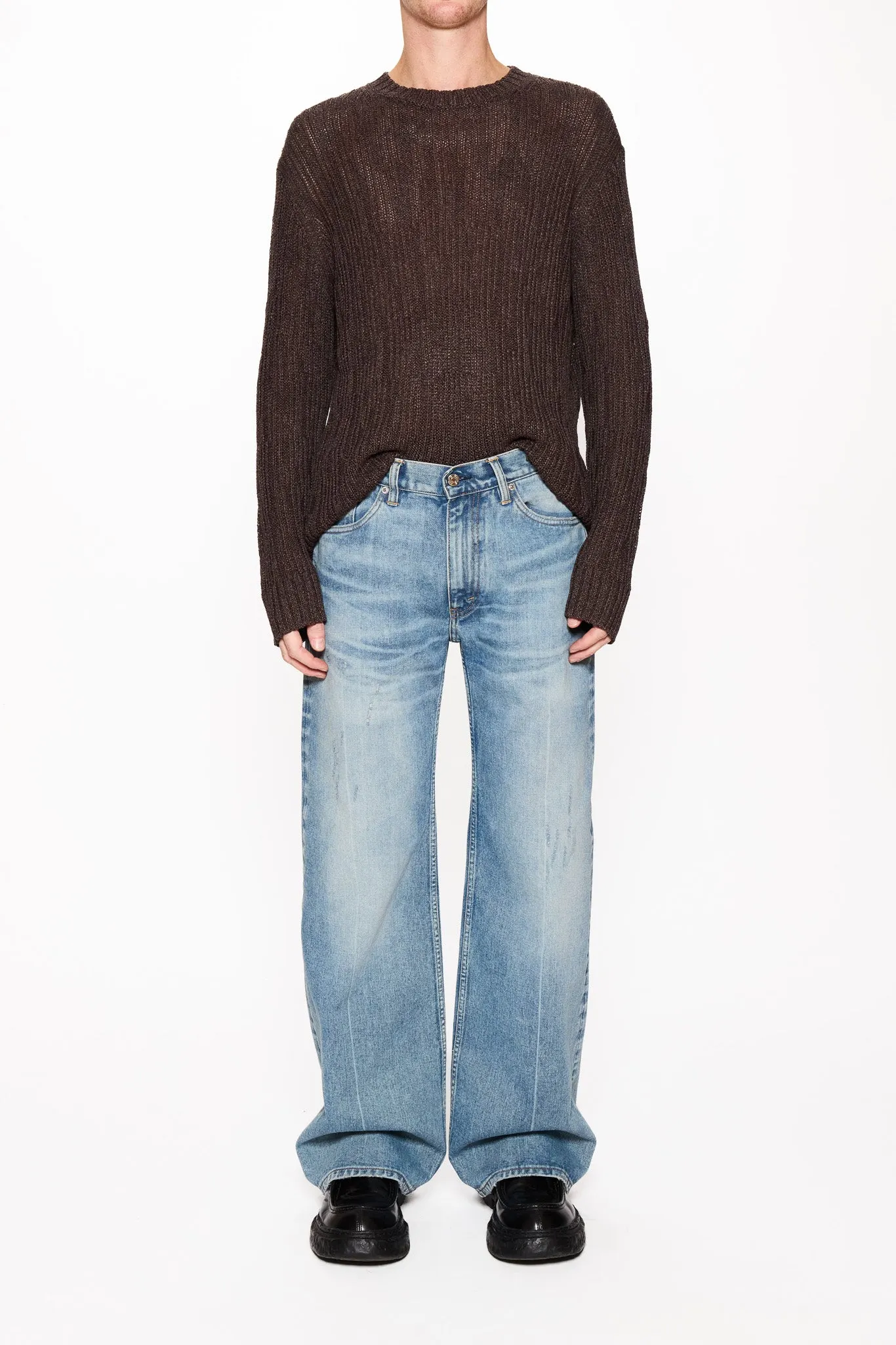 Low-Waist Wide-Leg Jeans