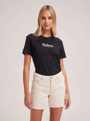 Riders By Lee Mid Straight Short In Bright Ecru