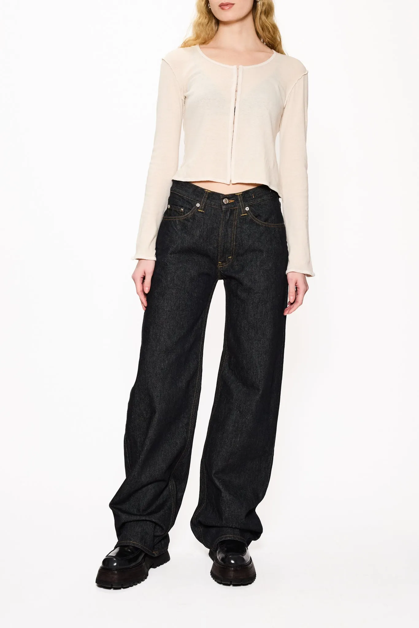Low-Waist Wide Leg Jeans