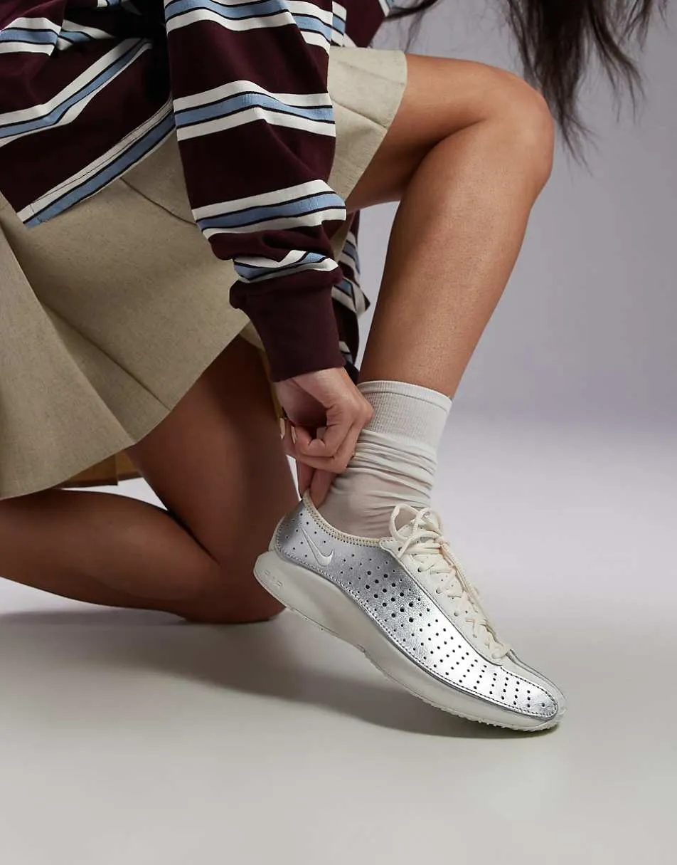 Nike Air Superfly unisex trainers in white and silver