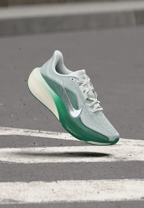 AIR ZOOM PEGASUS 42 - Løpesko for vei - white/metallic silver-coloured/malachite/barely green/sail