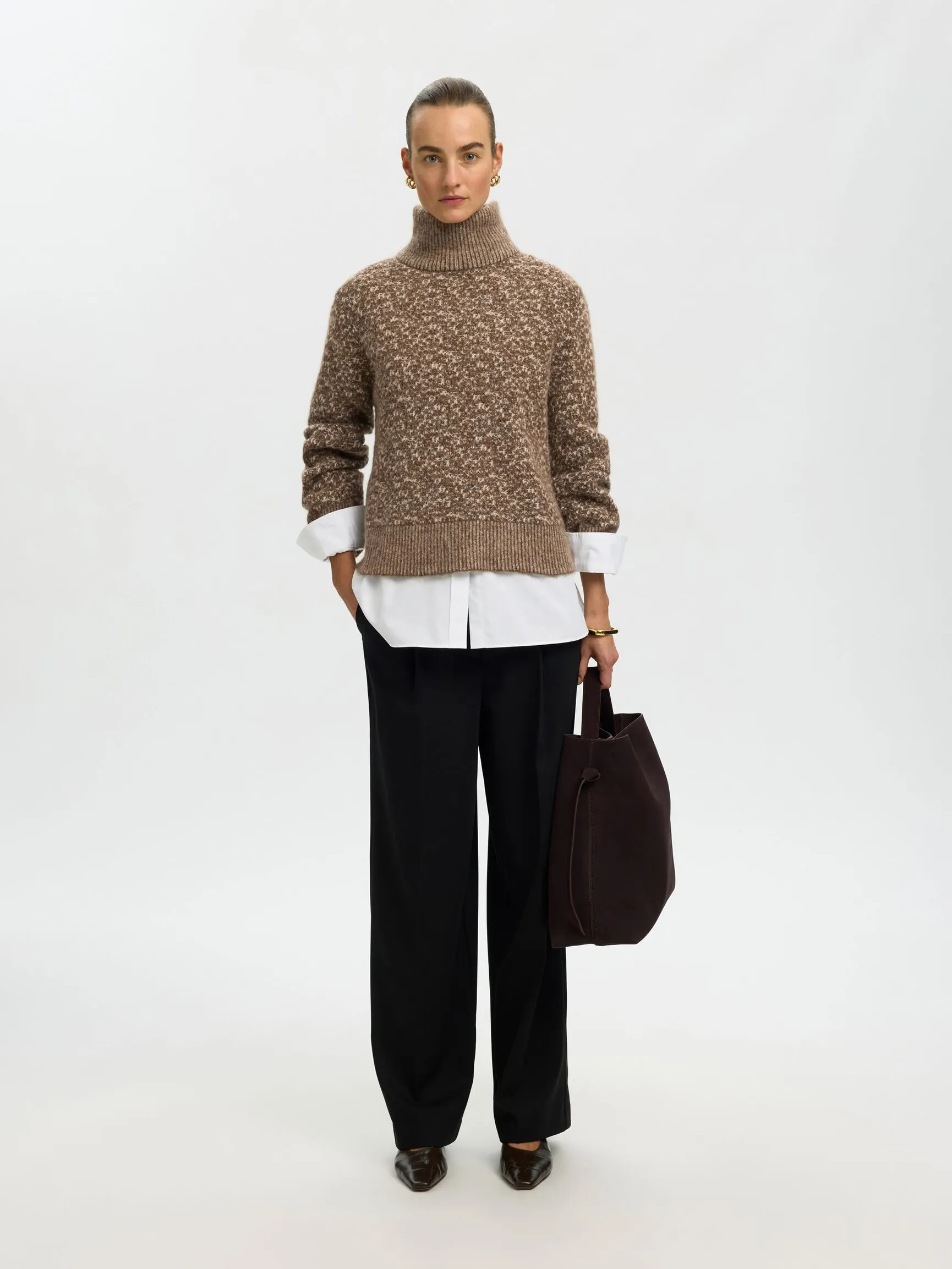 HØY HALS STRIKKET PULLOVER
