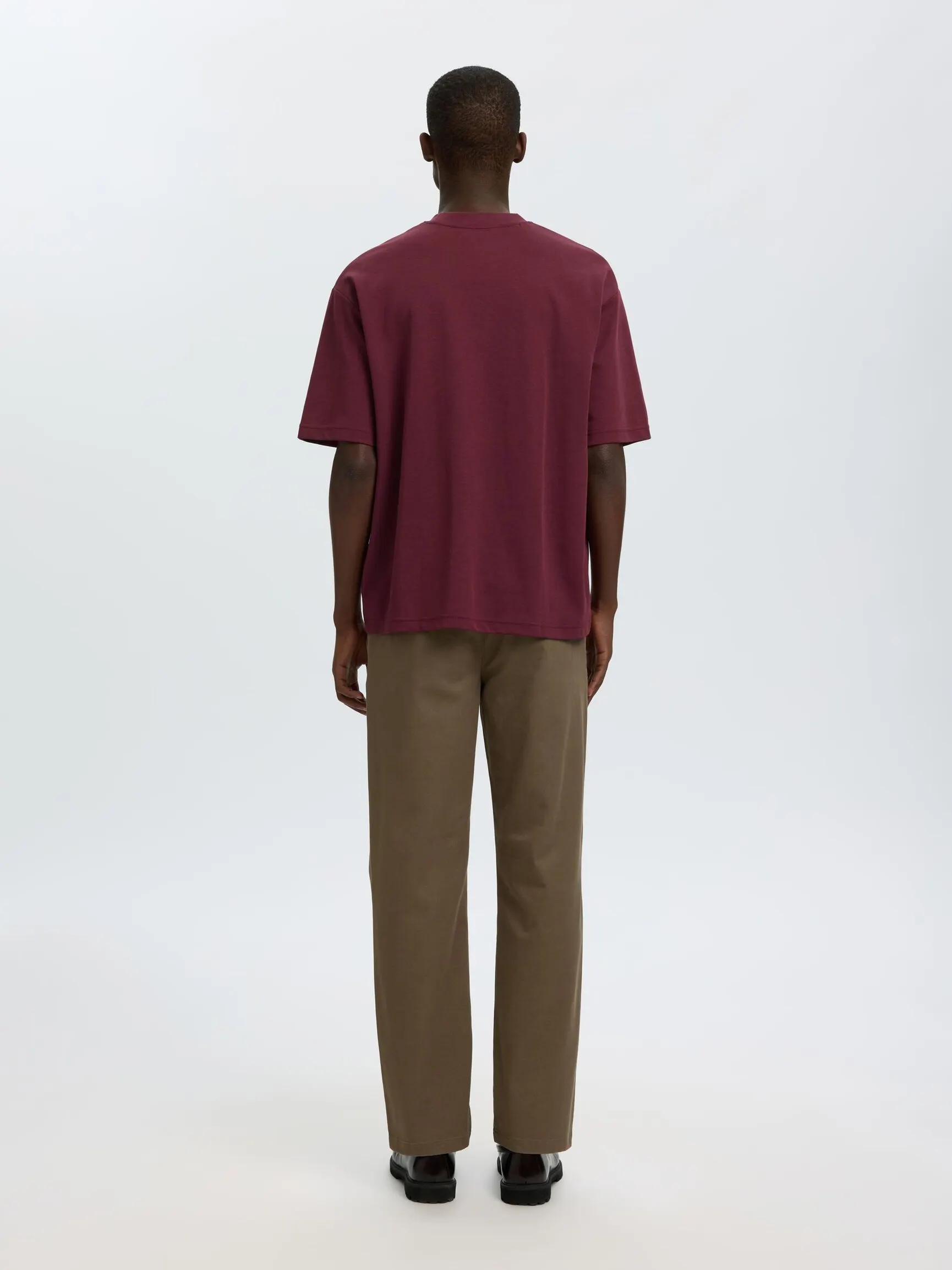 LOOSE FIT T-SKJORTE