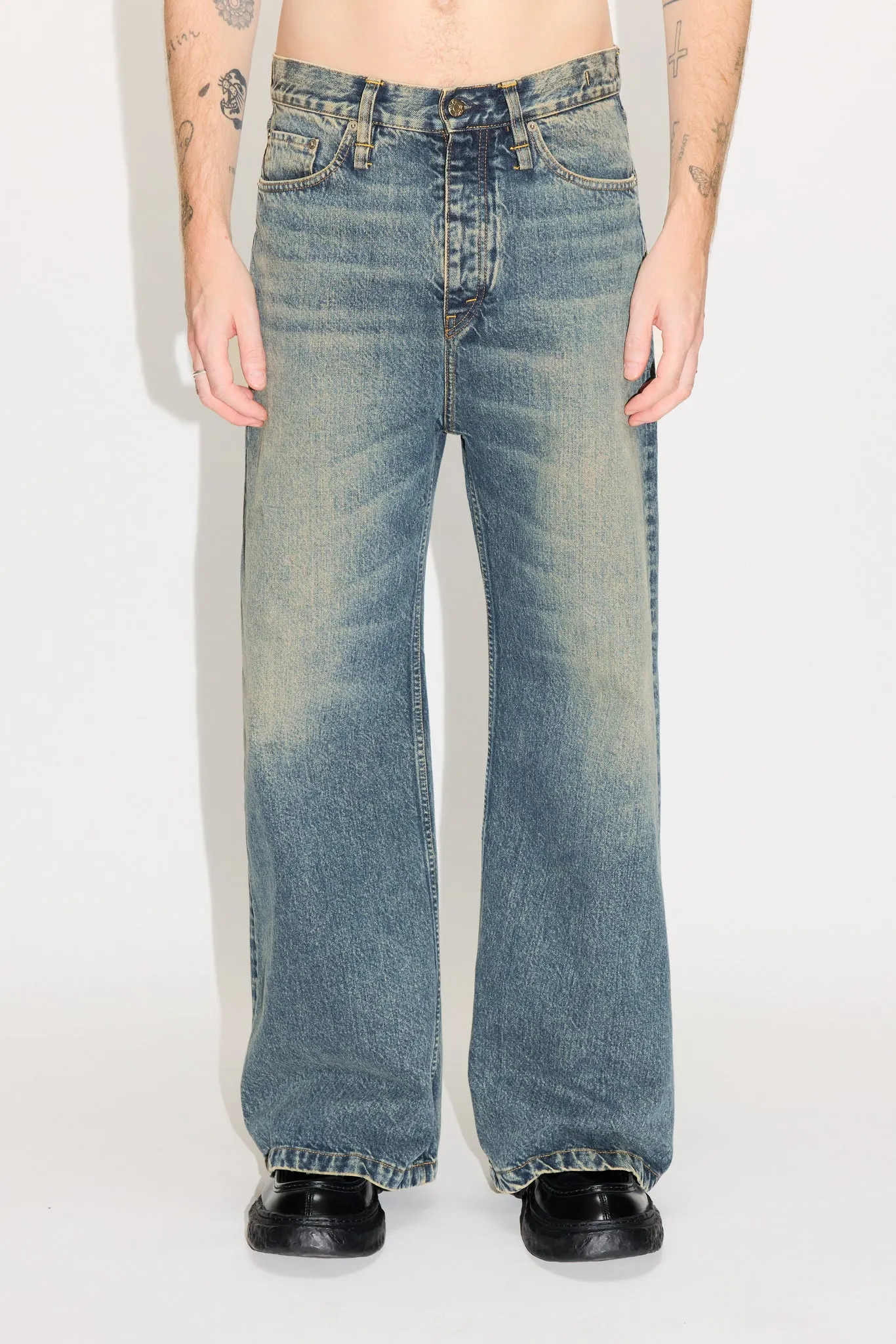 Wide-Leg Jeans