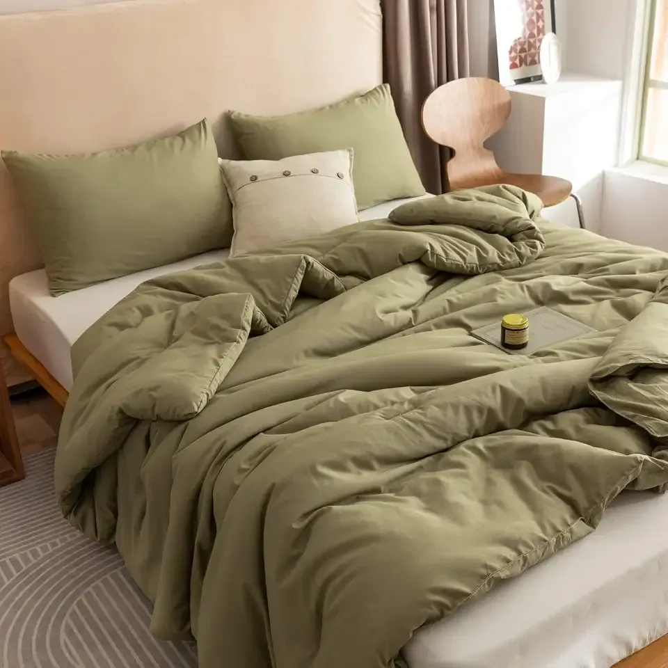 ROSGONIA Queen Comforter Set Olive Green, 3pcs Bedding Sets Queen (1 Boho Olive Comforter & 2 Pillowcases), All Season Lightweight Blanket Quilt | Lightweight All Season Blanket, 1 Comforter, 2 Pillowcases, Boho Bedroom Décor, Easy Care