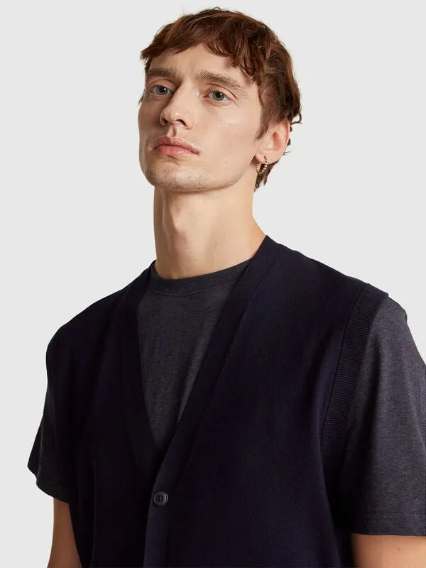 Knit vest in viscose blend