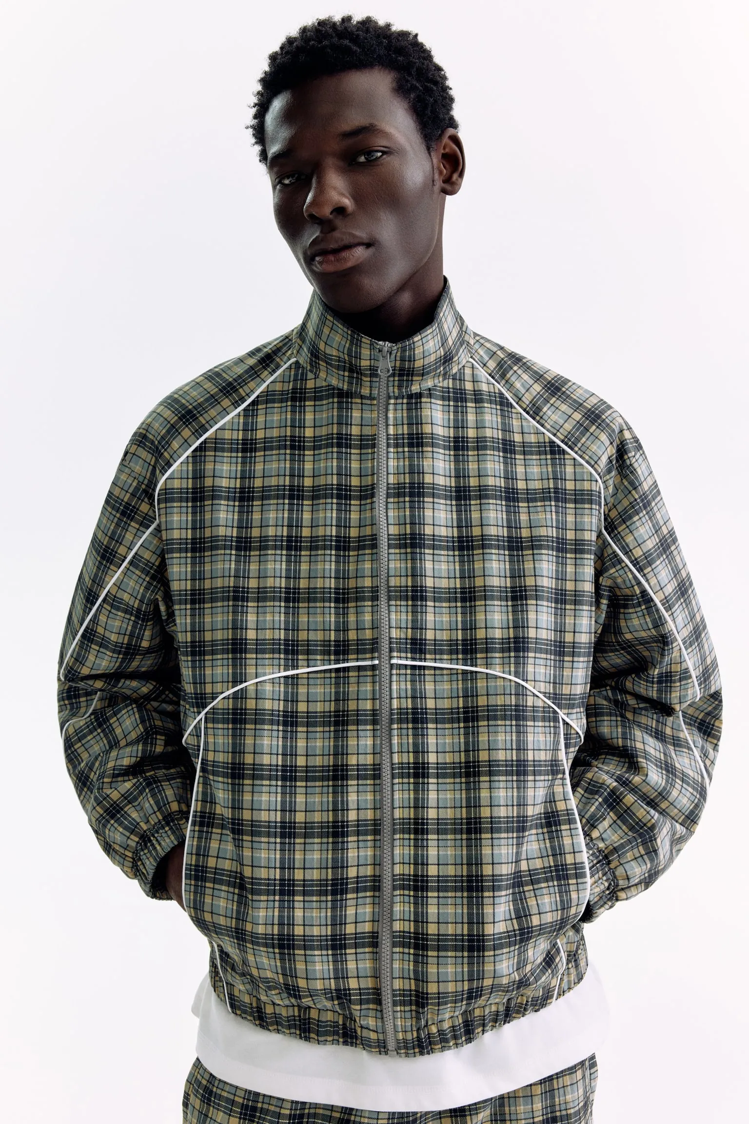 Chamarra deportiva en nylon