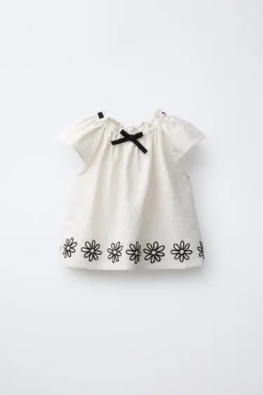 EMBROIDERED FLORAL BLOUSE