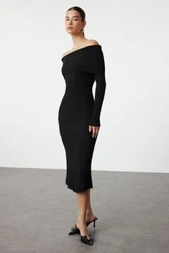 Vestido midi hombros descubiertos
