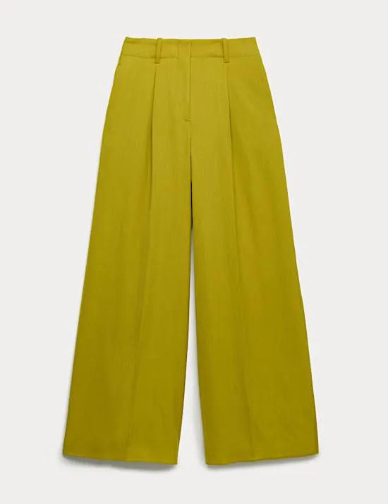 Hose mit Bundfalte vorne und weitem Bein