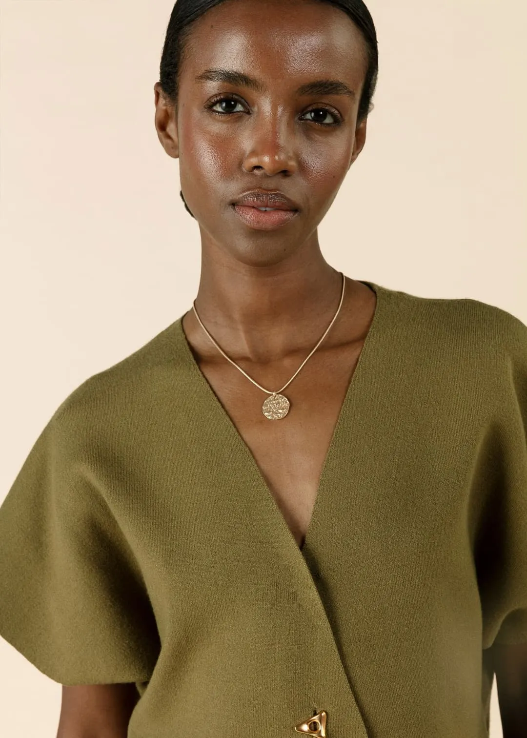 Khakifärgad finstickad tröja