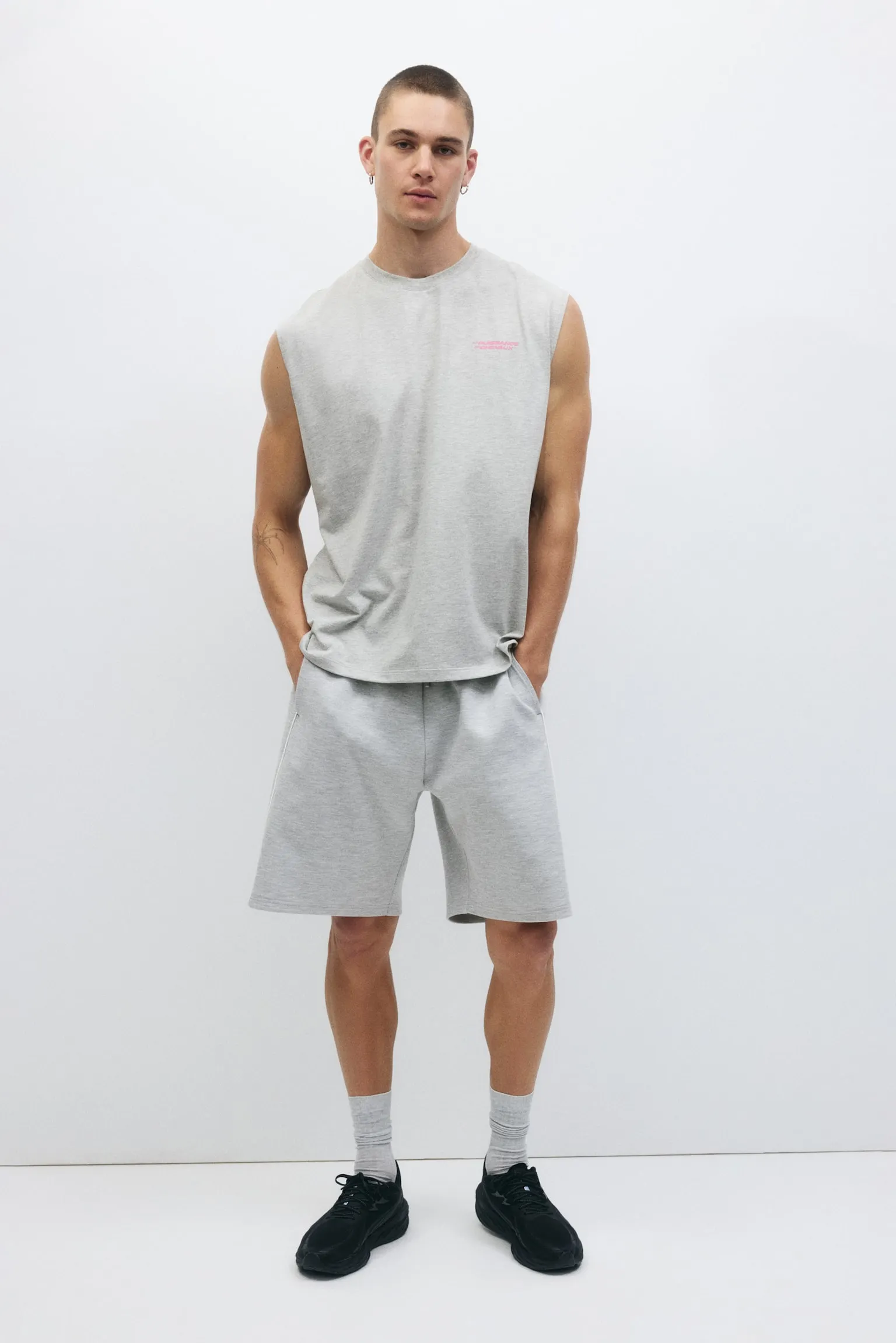 Playera deportiva Loose Fit con DryMove™