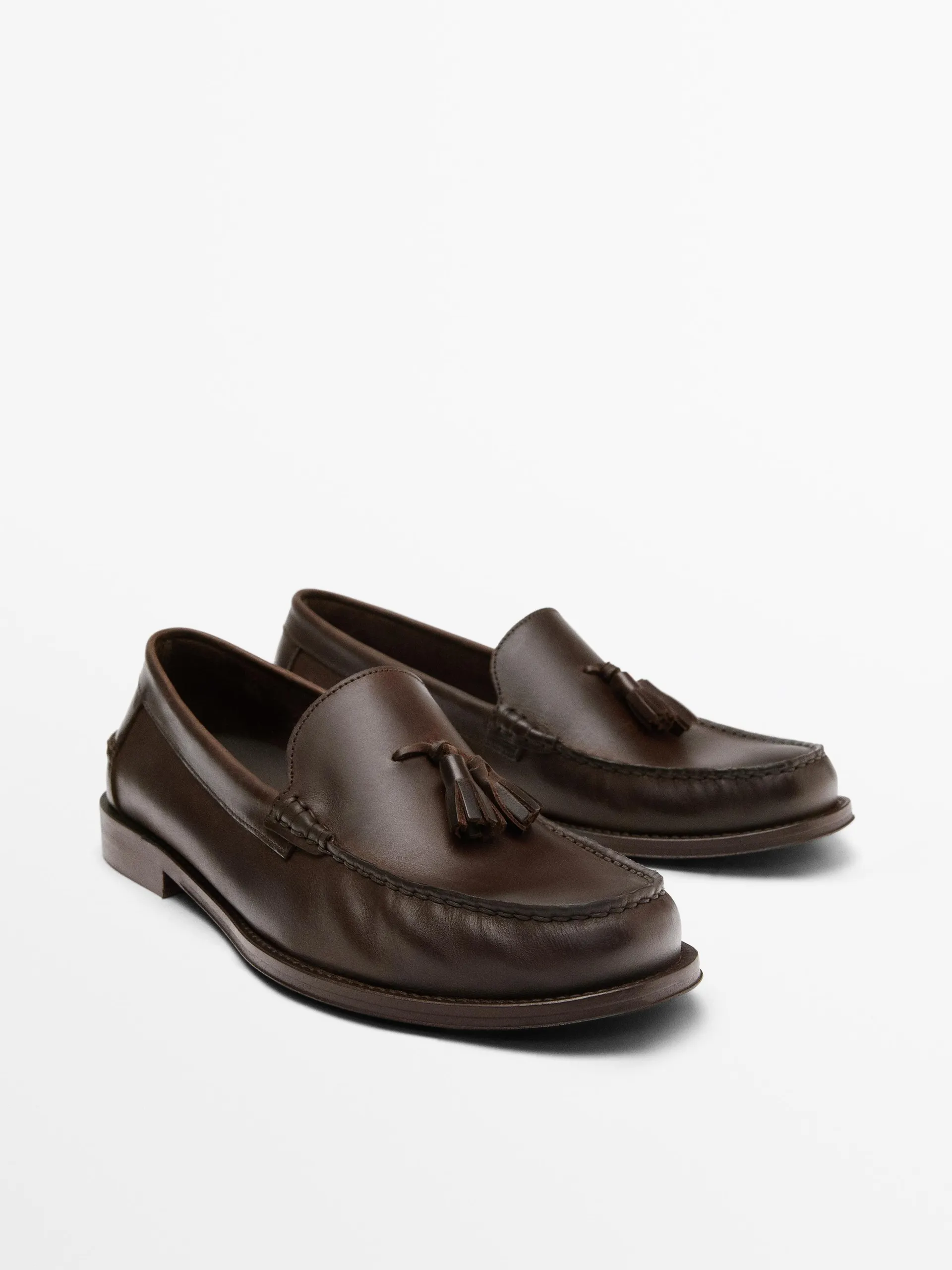 Loafers van geolied leer met kwastjes