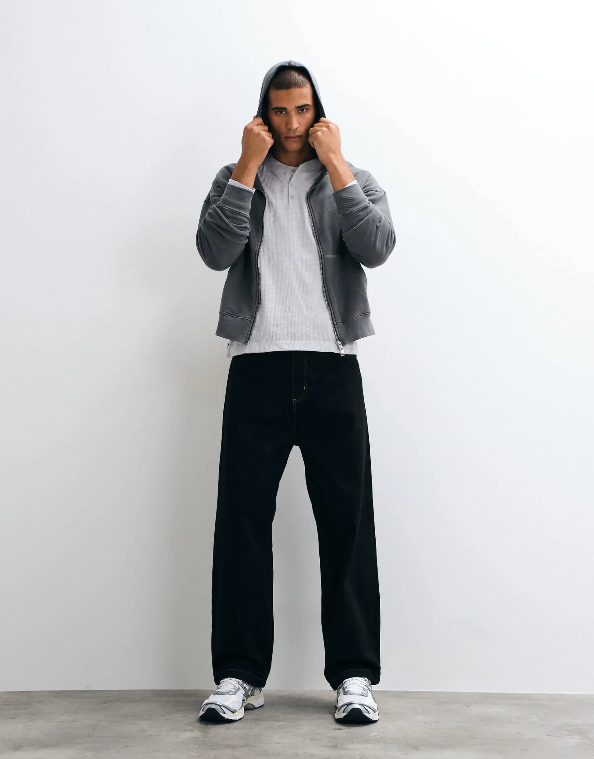 Carhartt WIP Brandon baggy loose straight fit denim jeans in black with constrast stitching