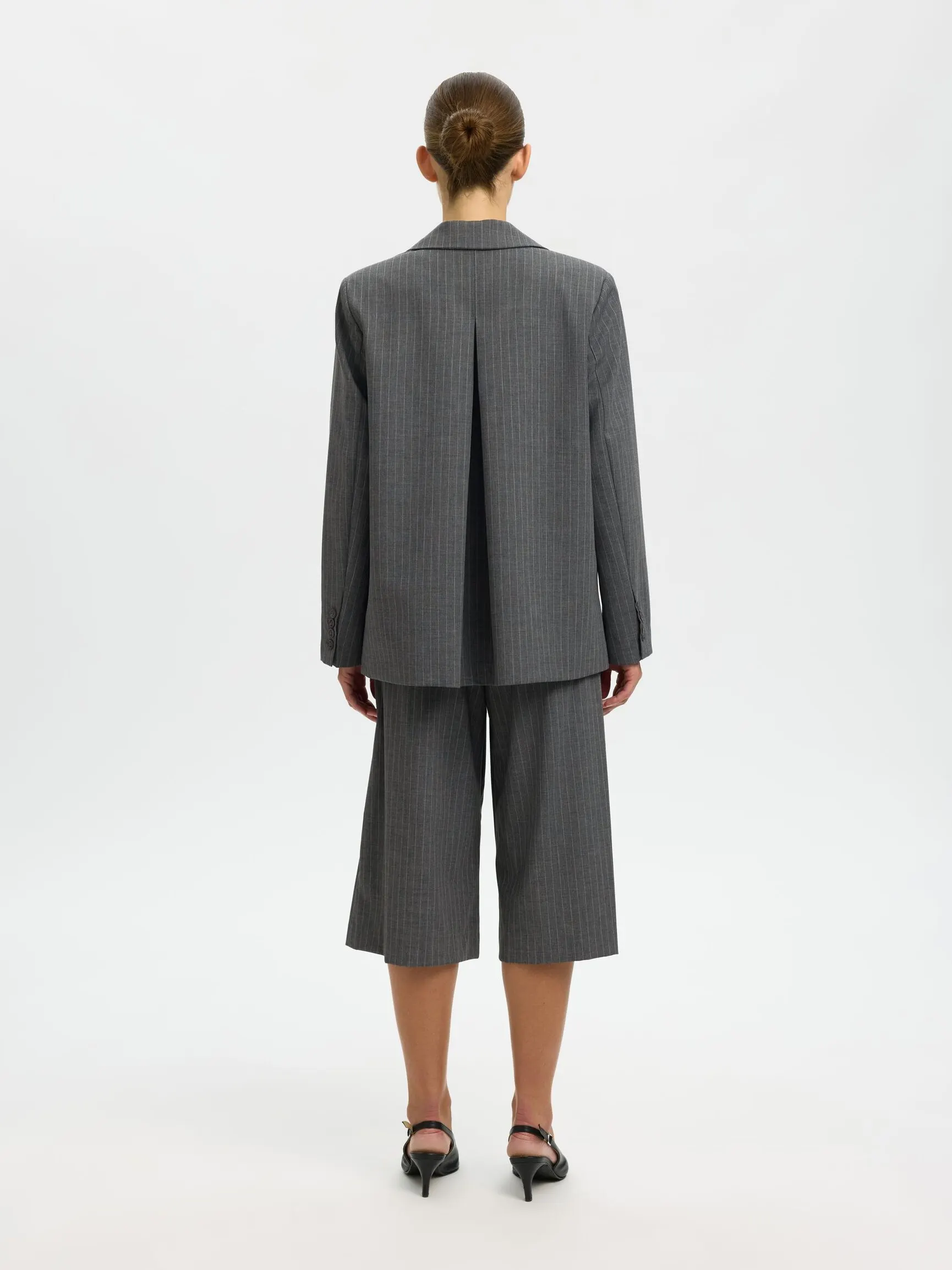 OVERSIZED NÅLESTRIPETE BLAZER