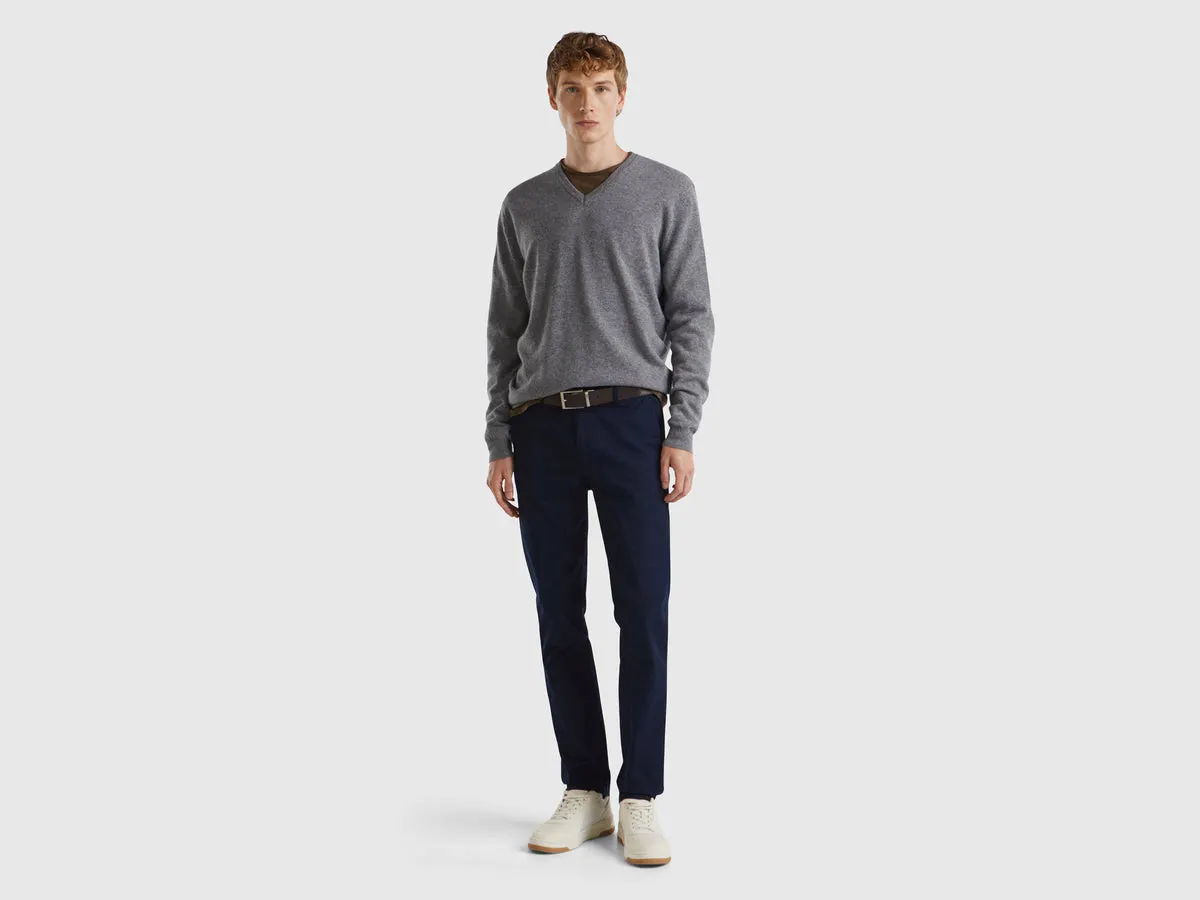 Gray V-neck sweater in pure Merino wool