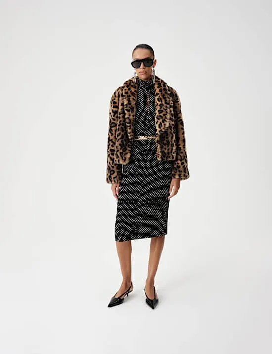 Kurze Jacke mit Kunstpelz und Leopardenmuster