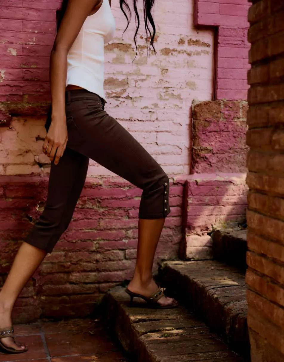 Bershka Button-up capris jeans in brown