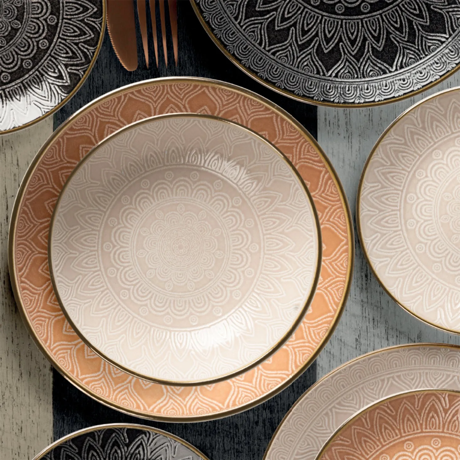 Servizio di piatti in stoneware Gaonas Sandy Embossed Pad 18 pezzi