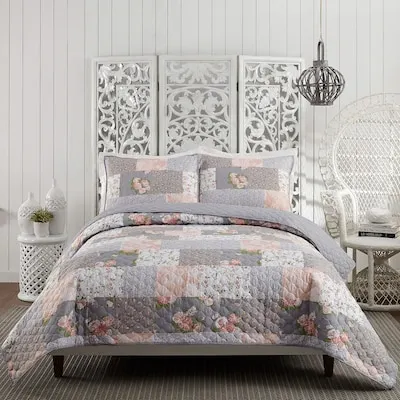 Modern Heirloom La Flor 3 Multiple colors/finishes Quilt Set