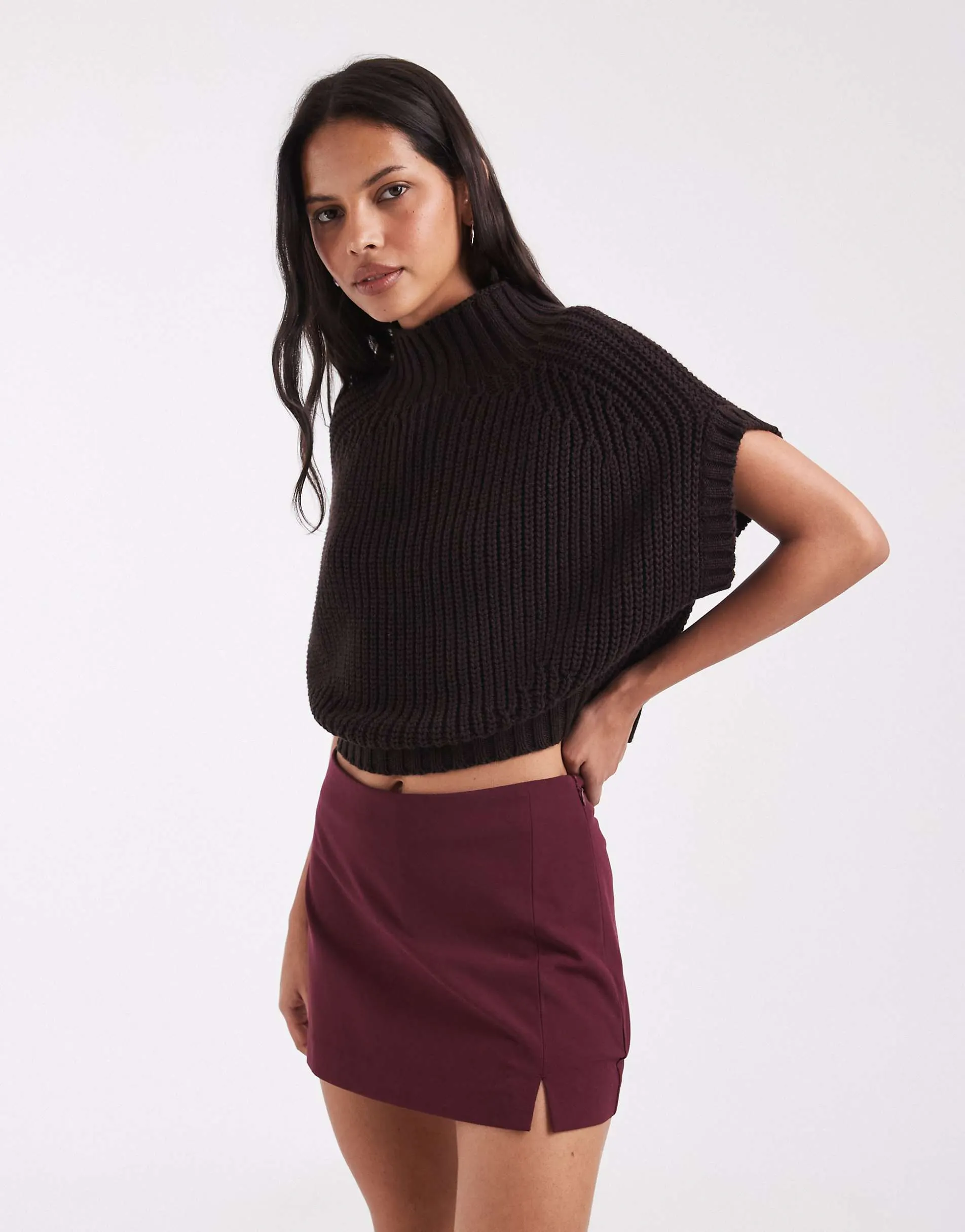 ASOS DESIGN Tailored pelmet mini skort with split in burgundy