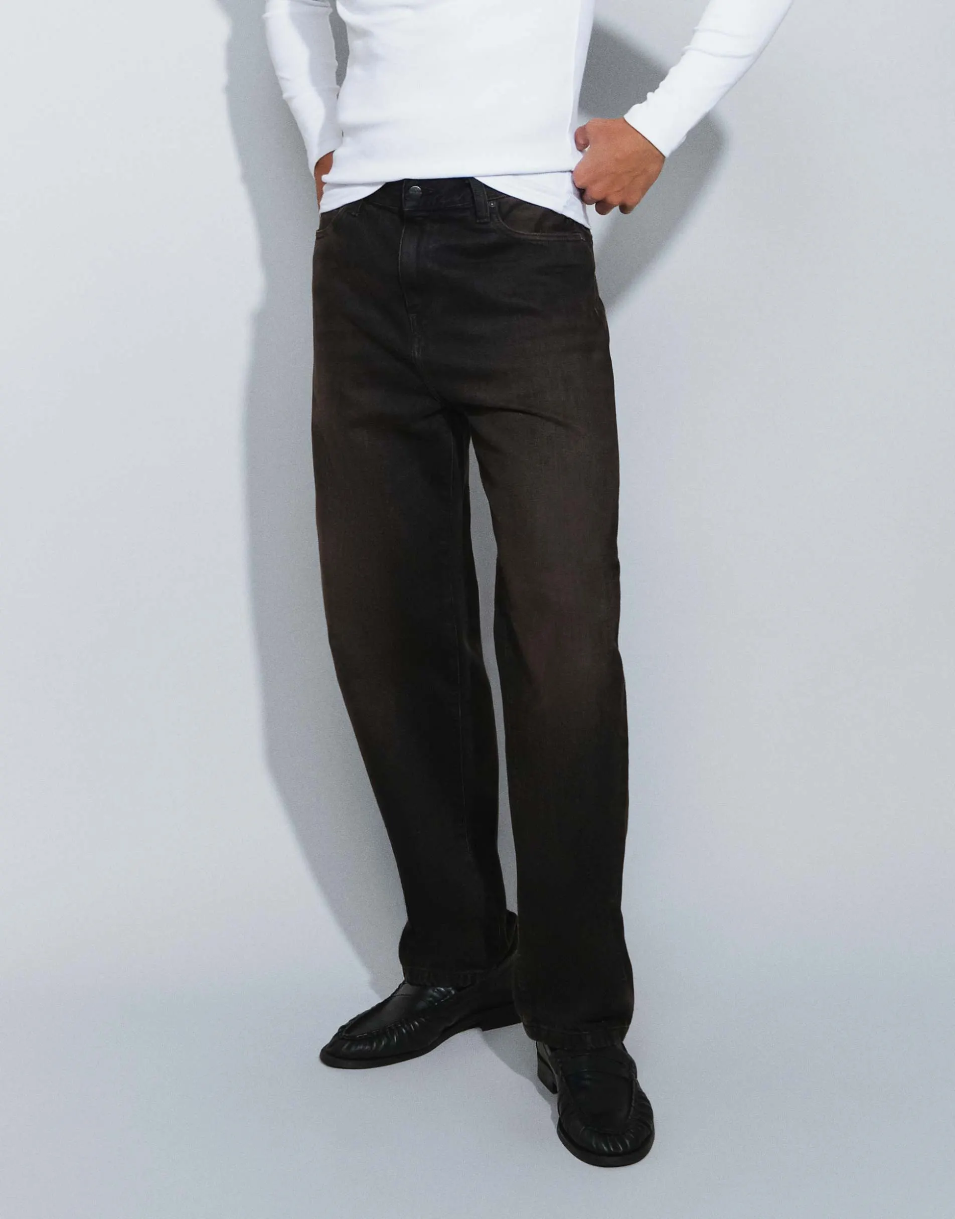Carhartt WIP Aaron tapered regular fit jeans in dirty black wash
