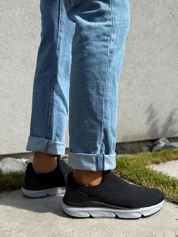 Move Slip-on Sneaker Black