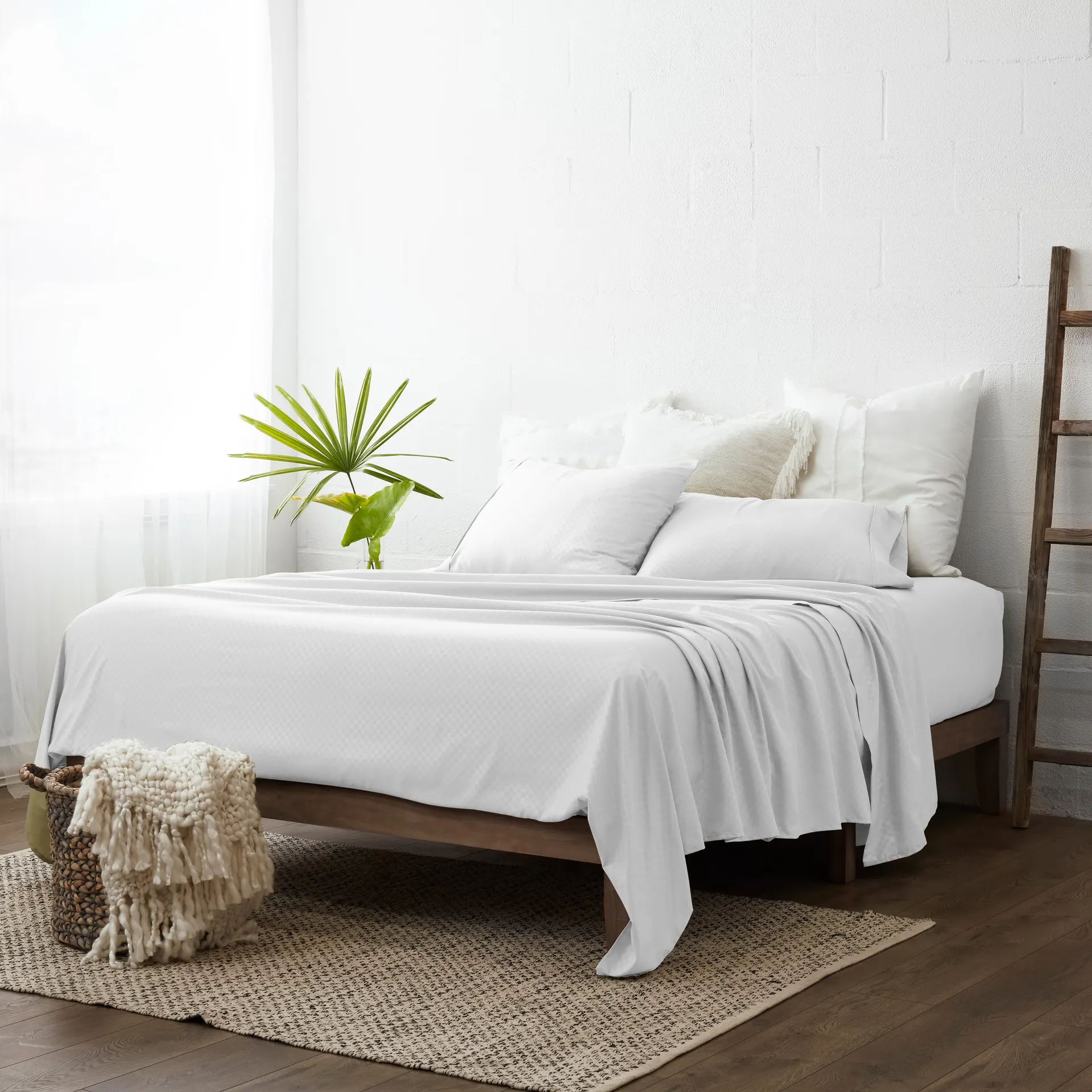 Queen 20000 -Thread Count Microfiber White 4 -Piece Bed Sheet Set
