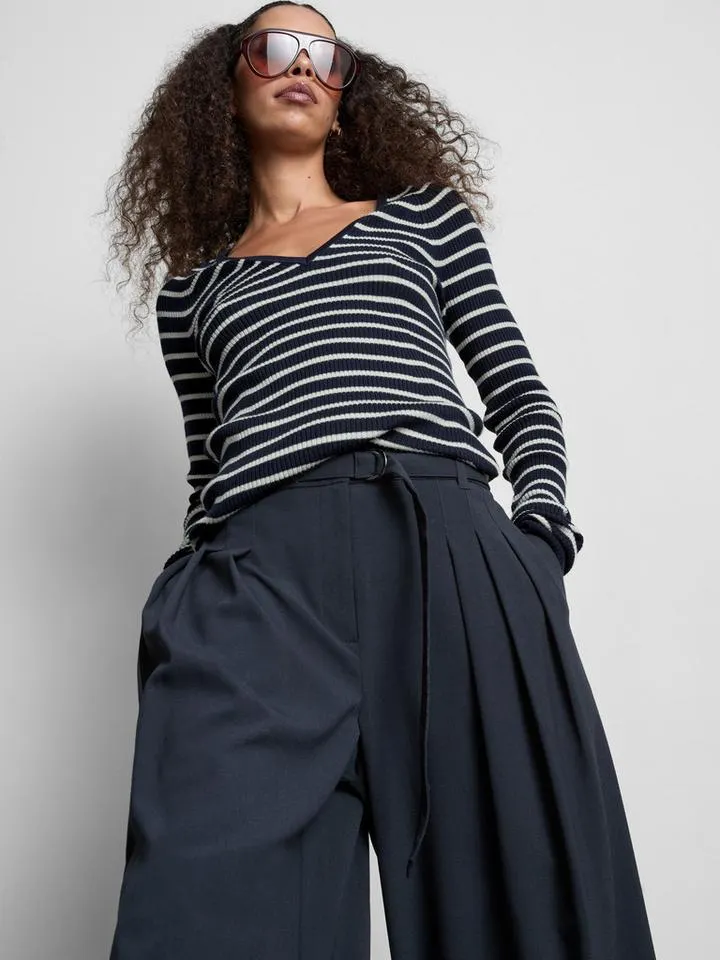 Pull côtelé à col en V