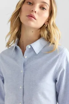 Blusa básica oxford