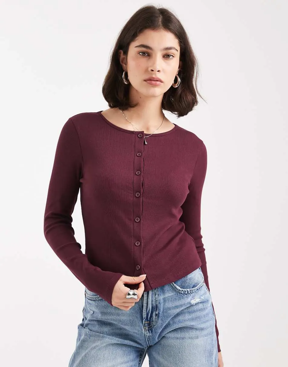 New Look crew neck cardigan in burgundy