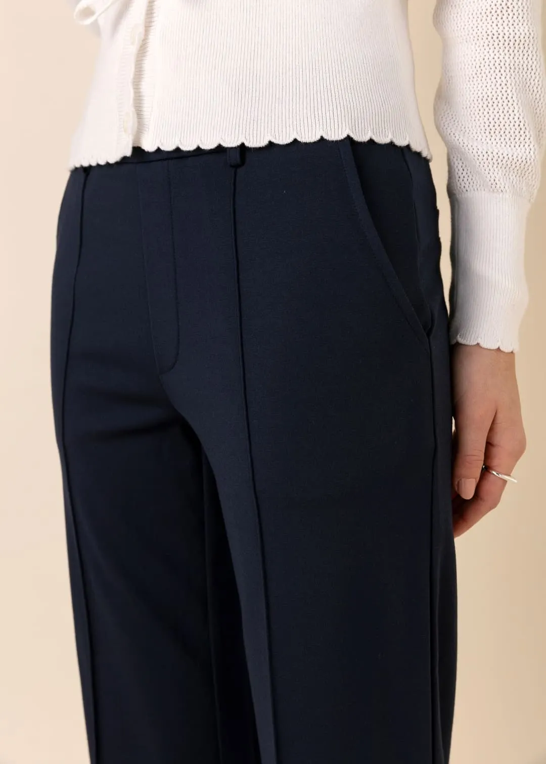 Utsvängda jerseybyxor