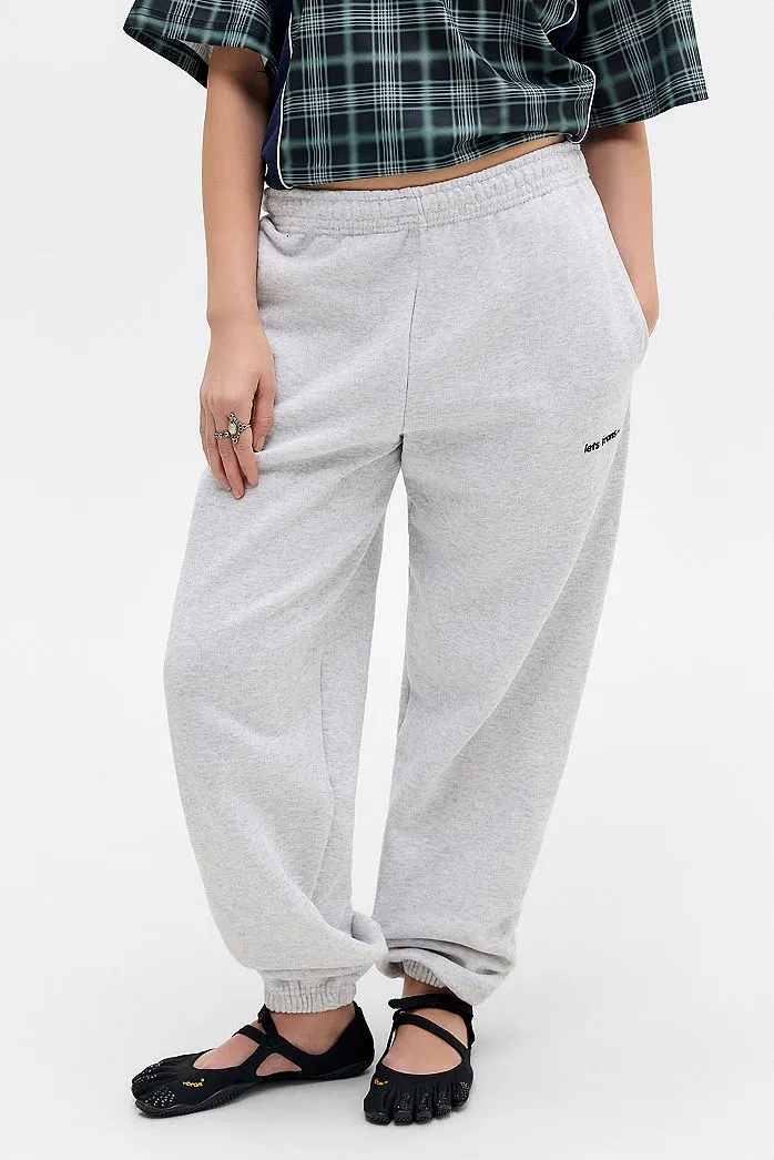 un tocco francese... Joggers larghi con polsini
