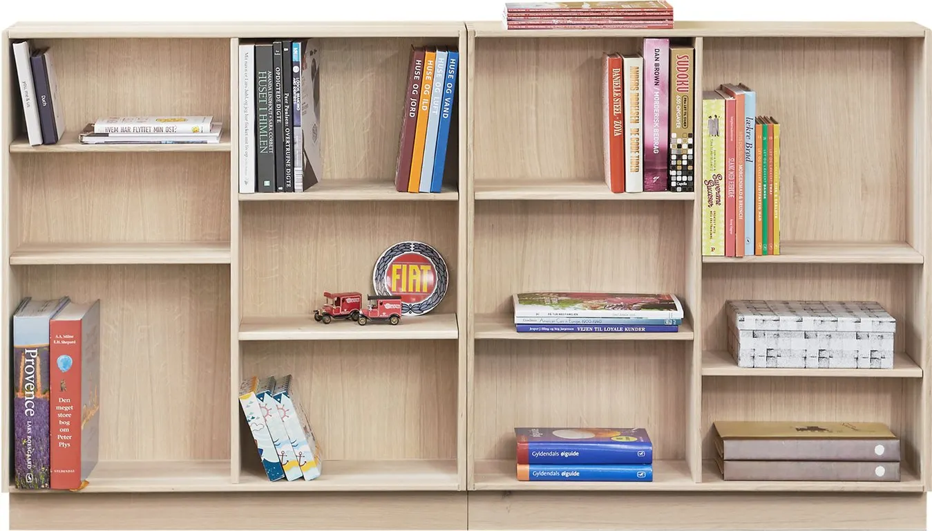 Square bokhylle 142 x 20, H 71 cm. Modulsystem oppsett 103, bokreol i hvitoljet eik heltre. Fås i flere dybder og farger