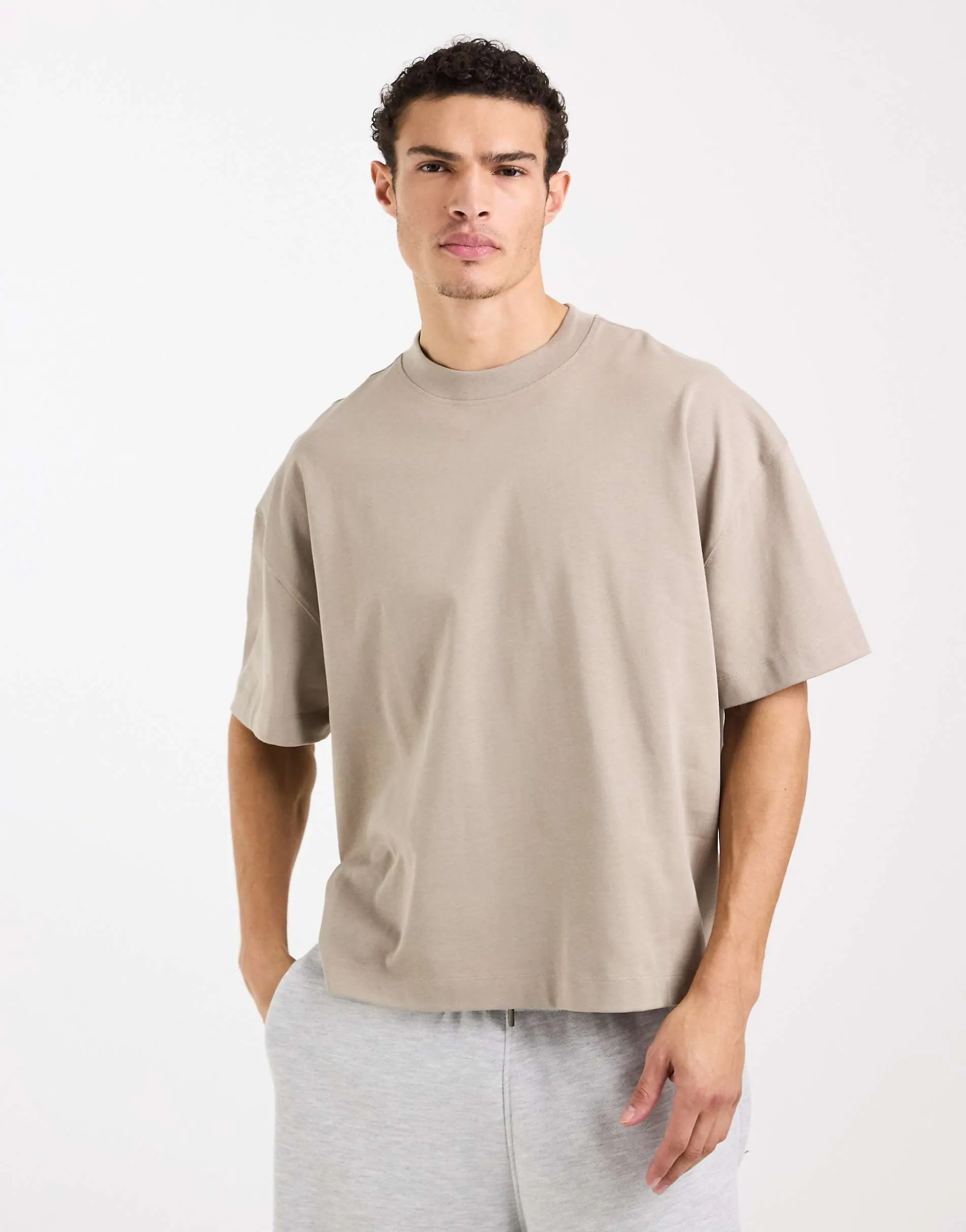 4505 heavyweight cotton boxy oversized drop shoulder t-shirt with quick dry finish in greige