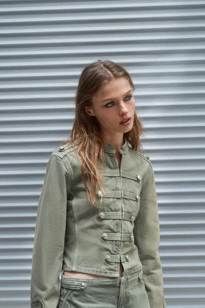 FITTED JACKET WITH BUTTONS