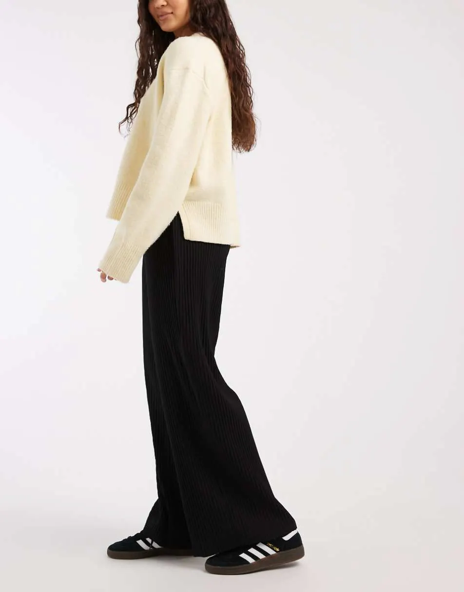 Vero Moda loose pull on plisse trousers in black