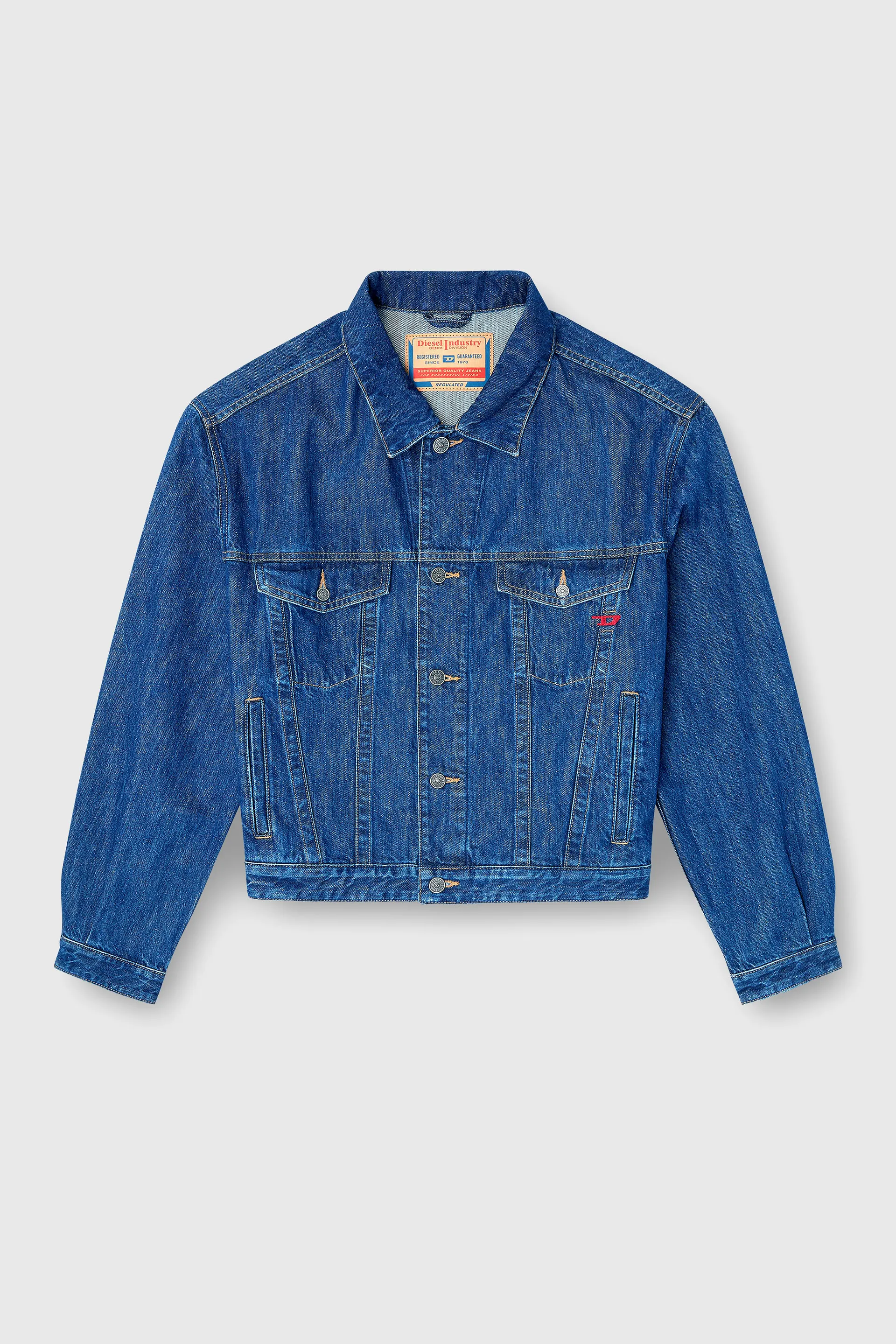 Trucker jacket in denim