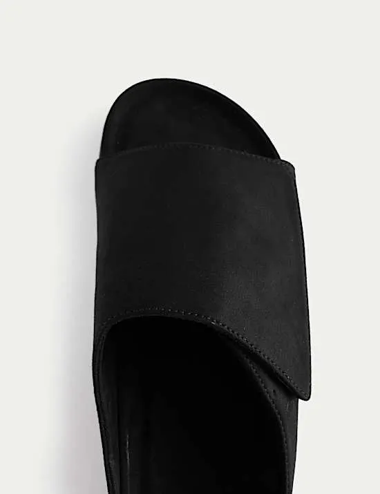 Slipper mit Klettverschluss